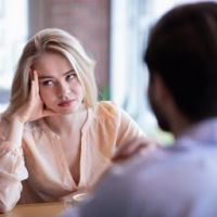 چرا دوران نامزدی و دوستی طولانی میشه؟ | چه پیامدهایی داره؟ | راه‌حل چیست؟