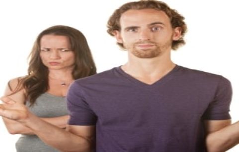 توهم خیانت همسر؛ دلایل، عواقب و راهکارهای درمان شک و سوءظن